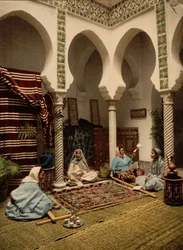 Mauriske kvinner som lager arabiske tepper, Alger, Algerie, ca. 1899