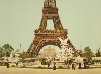 Eiffeltårnet og fontenen, Exposition Universelle, Paris, Frankrike, ca. 1900