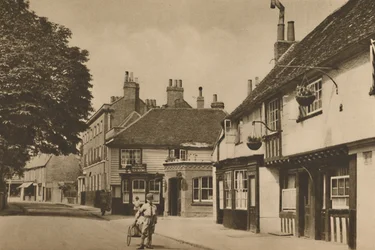 Church Street, Chiswick, med det som pleide å være Burlington Arms, c1935.