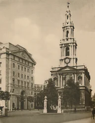 St. Mary-Le-Strand, preget av moderne gateutvidelse, c1935.