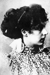 Mata Hari som ung jente (s/hvitt bilde)