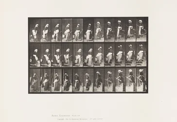 Plate 148. Nedstigende trapp, svingende bærebøtte med vann