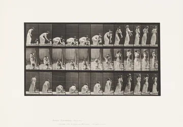 Plate 214. Løfter barnet (70) fra bakken, snur seg rundt