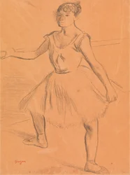 Ballerina står ved baren