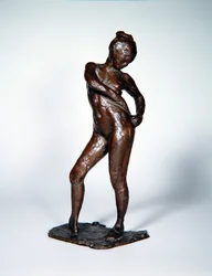 Dancer Fastening the Strings of Her Tights, ca. 1885-90, støpt 1919 (bronse)