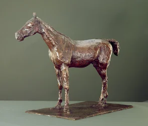 Stående hest (bronse)
