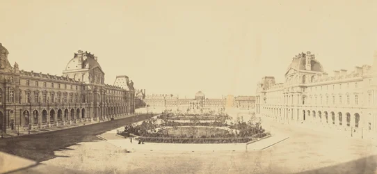 [Cour Napoléon sett mot Tuileriene, Louvre, Paris]