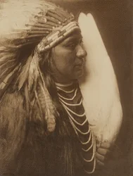 [Tre fjær - En Nez Perce-innfødt amerikaner]