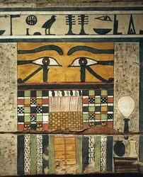Paneldetalj med apotropaiske øyne over lukket dør, symboliserer overgang til underverdenen, fra Sarcophagus of Irinimenpu