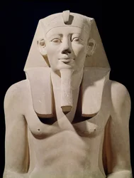 Sittende statue av Sesostris I (1971-28 f.Kr.), opprinnelig fra Sesostris Is gravtempel i al-Lisht (detalj)