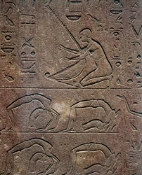 Feiringer med harpespiller og akrobater, relieff, Hatshepsuts røde kapell, rekonstruksjon utstilt på Karnak-museet, egyptisk sivilisasjon, Det nye riket, 18. dynasti