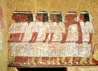 Cortege som trekker kongens katafalk, fra Tutankhamons grav (ca. 1370-52 f.Kr.) New Kingdom (veggmaleri)