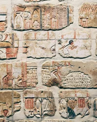 Egyptisk sivilisasjon, fragmenter av Talatat-muren, fra tempelet til Amenhotep IV i Karnak, Luxor, Egypt
