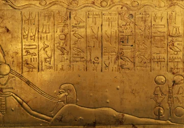 Menneskefigur, relieff på høyre ytre panel av andre begravelseskapell, Tutankhamons skattkammer, Egypt, egyptisk sivilisasjon, Det nye riket, 18. dynasti