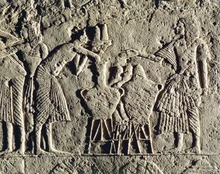 Livet i en militærleir: arbeidere ansatt i drikkevarekontroll (vin og øl), lettelse fra graven til Horemheb i Saqqara, detalj