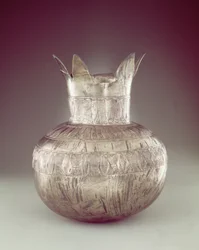 Granateplevase, fra Tomb of Tutankhamun, New Kingdom (sølv eller electrum)