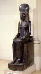 Statue av den løvehodede gudinnen Sekhmet, fra Temple of Mut, Karnak, New Kingdom, ca. 1391-1353 f.Kr. (dioritt) (se også 50887)