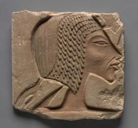 Talatat: Portrett av Nefertiti, ca. 1353-1347 f.Kr