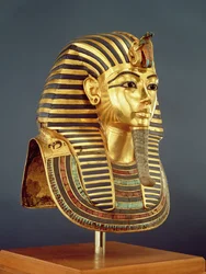 Tutankhamons dødsmaske (ca. 1370-1352 f.Kr.), Det nye riket, ca. 1336-1327 f.Kr.
