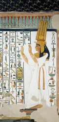 Nefertari foran den første døren til kongeriket Osiris, løfter armene i et tegn på tilbedelse, freskomaleri, gravkammer, Nefertaris grav (QV66), Queens Valley, Theben. Egyptisk sivilisasjon, New Kingdom, Dynasty XIX.