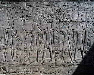 Scener med tilbud til guder, relieff, innvendige vegger i Great Hypostyle Hall, Karnak tempelkompleks (Unescos verdensarvliste