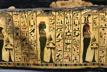 Detalj av den ytre kistebunnen til mumien til Nesyamun, muligens funnet i Deir El-Bahri, New Kingdom, ca. 1100 f.Kr. (malt tre)