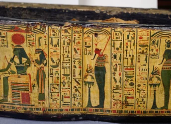 Detalj av den ytre kistebunnen til mumien til Nesyamun, muligens funnet i Deir El-Bahri, New Kingdom, ca. 1100 f.Kr. (malt tre)