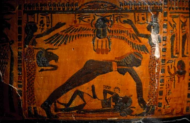 Egyptiske oldtidsminner: sarkofag av malt tre av Boutehamon (Butehamon), kongelig skriver. Fra Theben. 21. dynasti. 990-970 f.Kr. Detalj som fremstiller verdens skapelse: Nout, himmelens gudinne, skiller seg fra Geb, jordens gud. Torino, Egyptisk museum