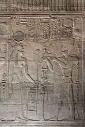 Relieffer i den indre helligdommen, Philae-tempelet, Aswan, Egypt