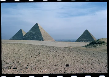 Utsikt over pyramidene i Khufu, Khafre og Menkaure, Old Kingdom