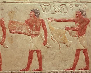 Relieff som viser tjenere som bærer en oksekølle og en and, fra prinsesse Iduts grav, Det gamle rike, ca. 2330 f.Kr.
