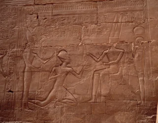 Egyptisk antikke: relieff som dekorerer veggene til Karnak-tempelet (Karnak), Egypt.