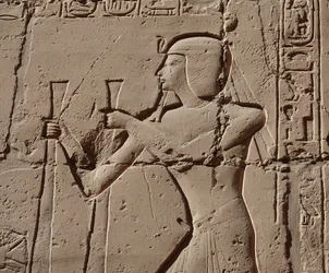 Farao iført kobra, Luxor-tempelet (relieff)