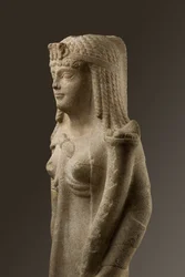 Statue av en ptolemeisk dronning, kanskje Kleopatra VII, 200-30 f.Kr. (dolomittisk kalkstein)