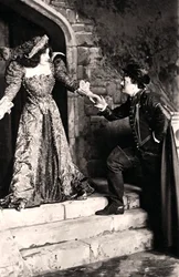 Julia Neilson og Fred Terry i en scene fra Dorothy O The Hall, tidlig på 1900-tallet.