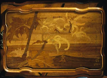 Palmer ved havet, innlagt bordplate i tre, av Emile Galle (1846-1904), jugendstil, Frankrike, 1900-tallet