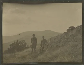 Harold Roper Robinson og William Lawrence Bragg, Vosges, høsten 1915