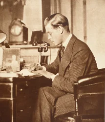 Kong Edward VIII ved skrivebordet hans i St. James