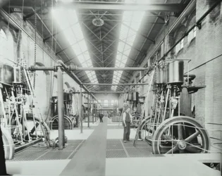 Southern Outfall Sewer, Crossness: interiøret i maskinhuset, 1894