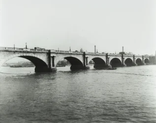 Waterloo Bridge: utsikt fra nordbredden, 1895