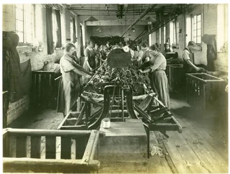 Svinget rom, Hughes fabrikk nr. 2, 1923
