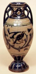 Bailey vase dekorert av E.Bennett