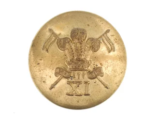 Button, offiser, 11