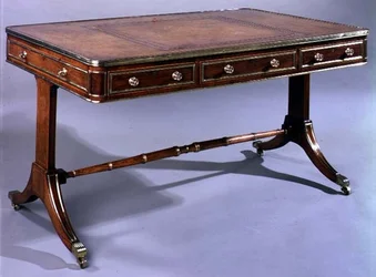 George III skrivebord, tidlig på 1800-tallet (palisander)