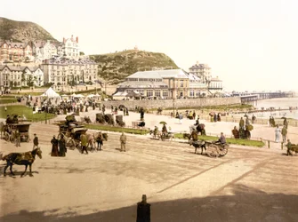 På stranden, Llandudno (håndfarget bilde)