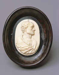 Sir Isaac Newton (elfenben og beiset tre)