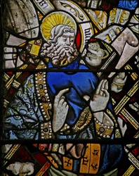 Østvinduet (Ew) som viser en profet (sammensatt figur) med juveler av innfelt farget glass