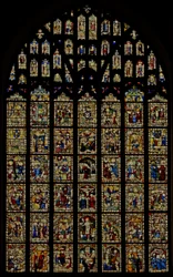Østvinduet som viser Norwich School glass (C15) Tilbakestill paneler