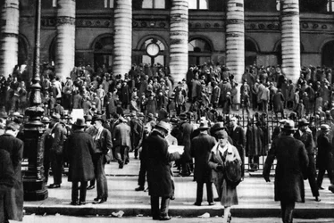 Forhandling utenfor børsen, Paris, 1931.