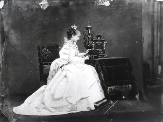 Sarah Bernhardt (1844-1923) i rollen som Marie de Neubourg i 